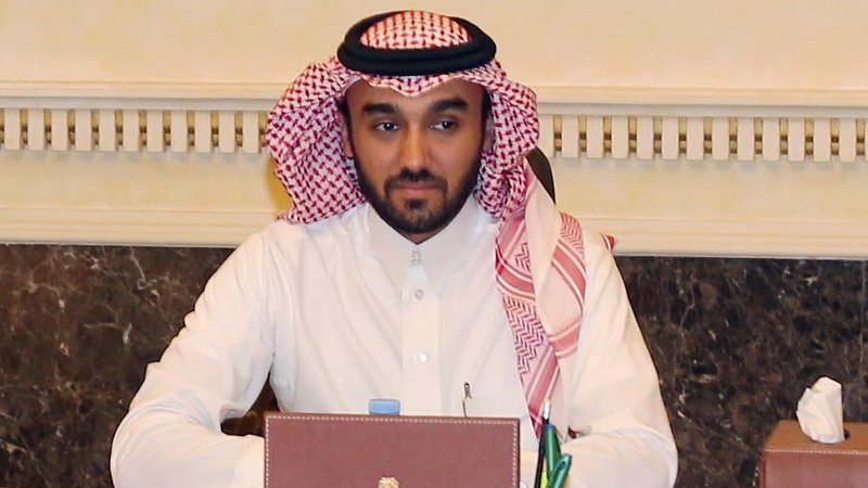 وزير الرياضة قبل لقاءي النصر