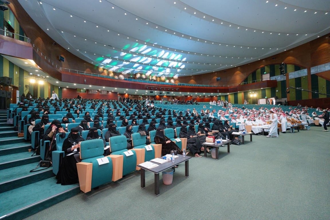 صورة من الألبوم