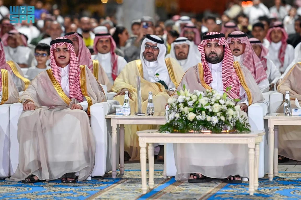 صورة من الألبوم