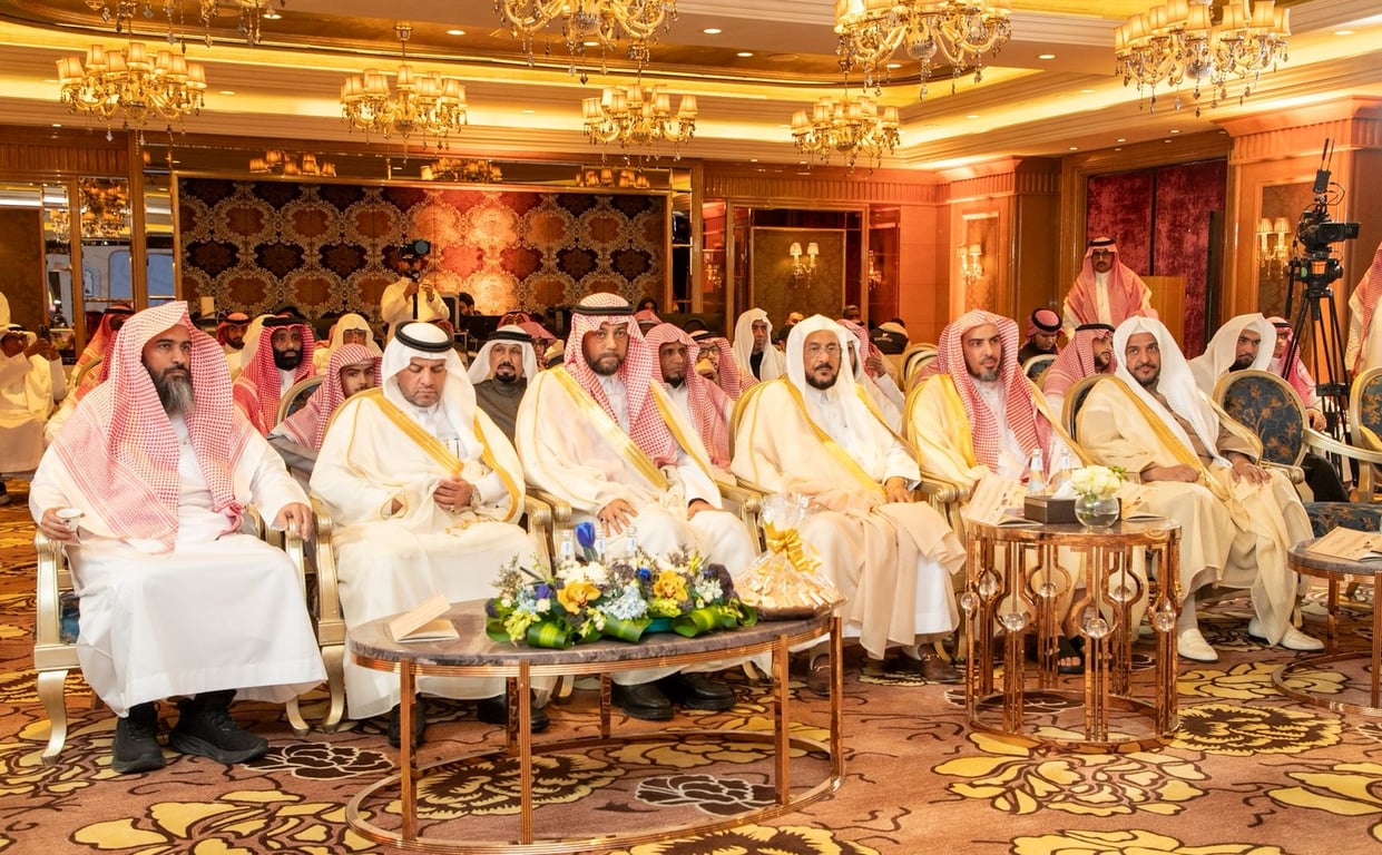 تفقد وزير الشؤون الإسلامية والدعوة - صورة 2