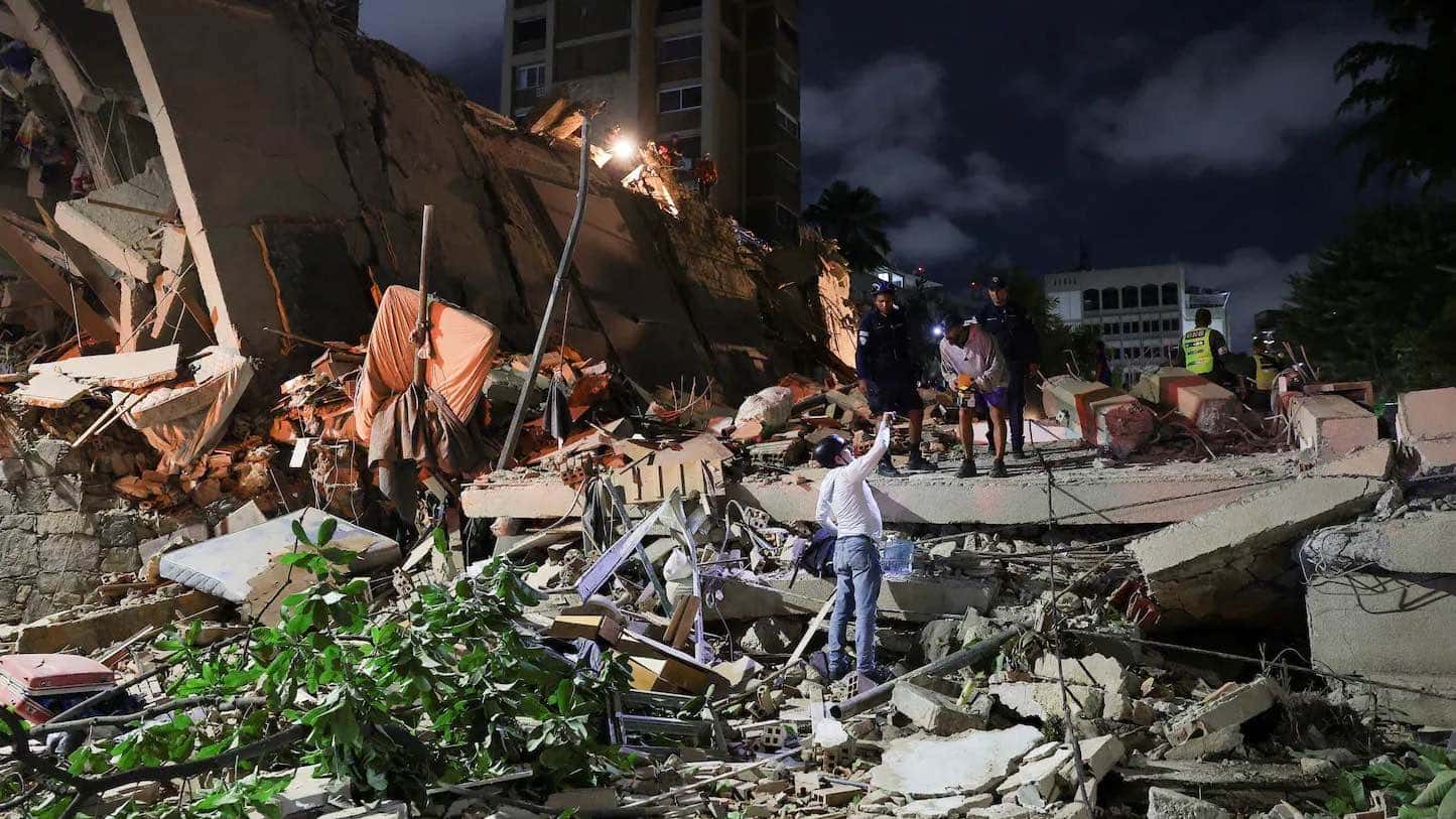 زلزالان بقوة 7.5 درجة يضربان كراكاس ويودّيان بحياة 32 شخصاً. وقوع مئات المصابين وانهيار عشرات المباني مع استمرار عمليات الإنقاذ.. الحصيلة مرشحة للارتفاع خاصة مع تأثر المناطق المجاورة بشكل كبير 