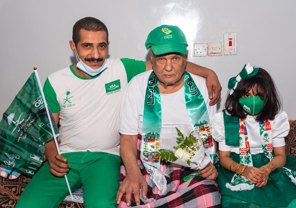 ?الصور.. مرضى الرعاية المنزلية بموسم