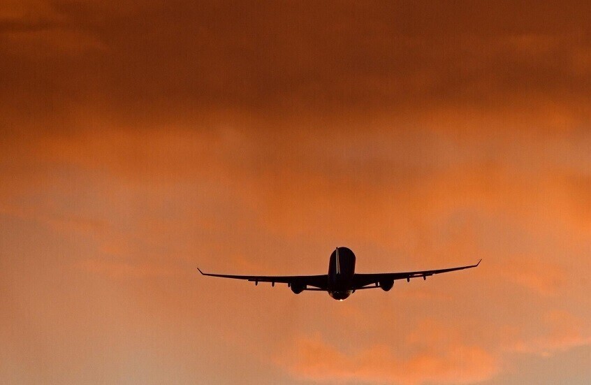 فقدان الاتصال بطائرة ركاب في كولومبيا على متنها نائب ومرشح للانتخابات التشريعية. طائرة «بيتش كرافت 1900» تفقد الاتصال. الرحلة بين كوكوتا وأوكانيا. 13 راكبًا واثنان من الطاقم. تفعيل البحث والإنقاذ. مخاوف لوجود نائب ومرشح على متنها 