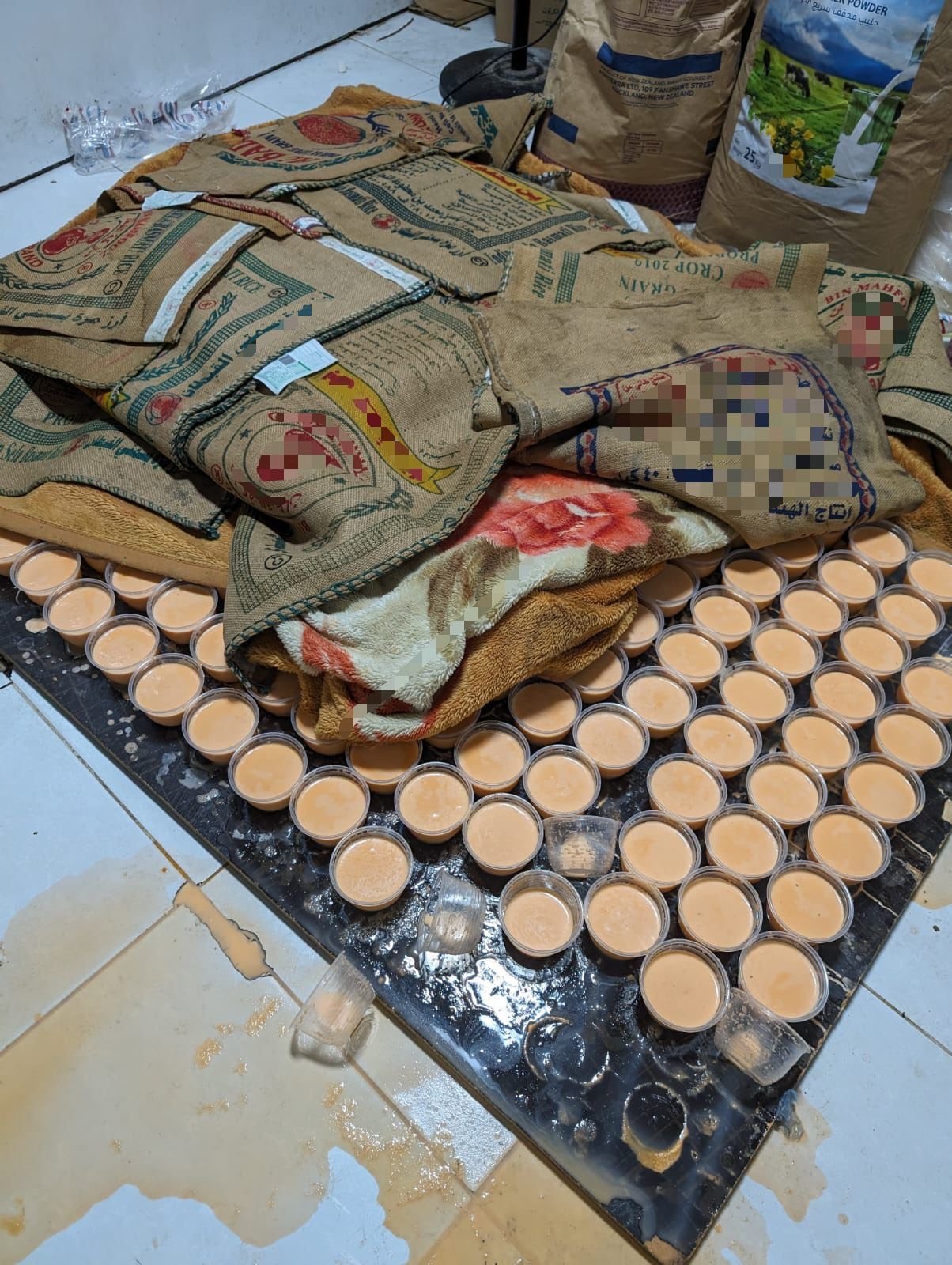 يستخدم مواد منتهية الصلاحية.. أمانة