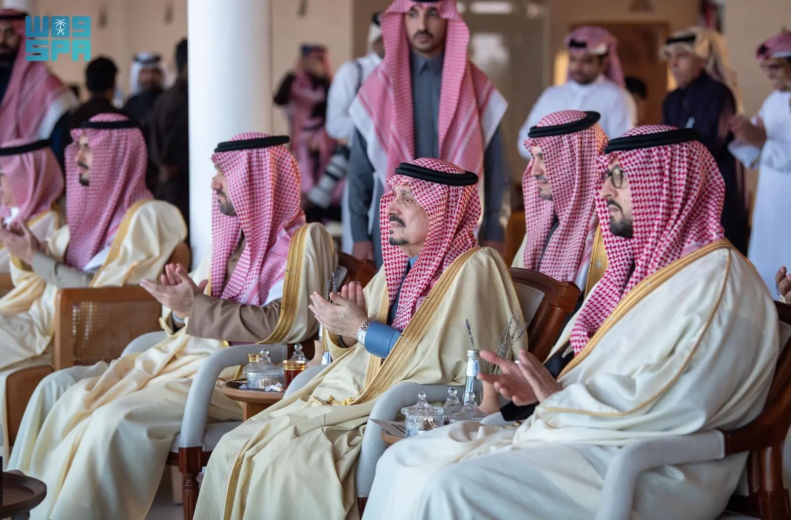 صورة من الألبوم