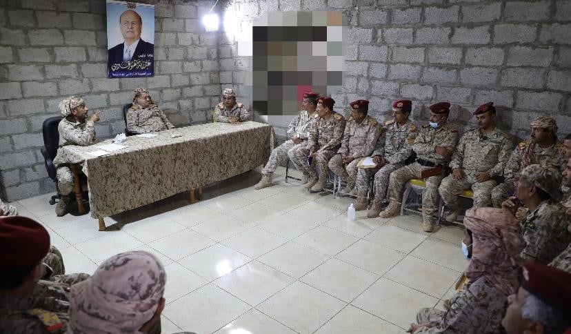 قيادة الدفاع اليمنية تشيد بمواقف
