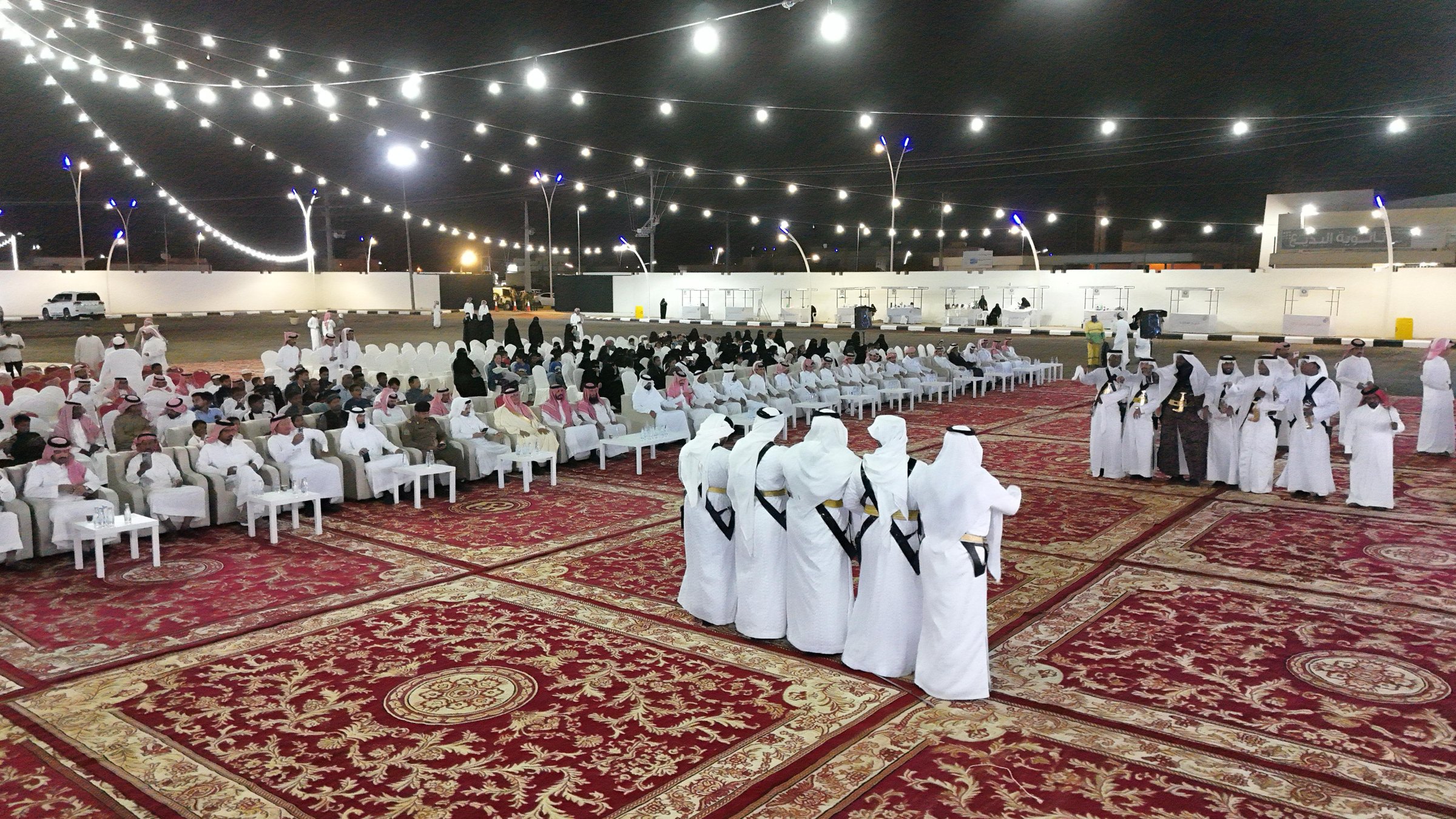 صورة من الألبوم