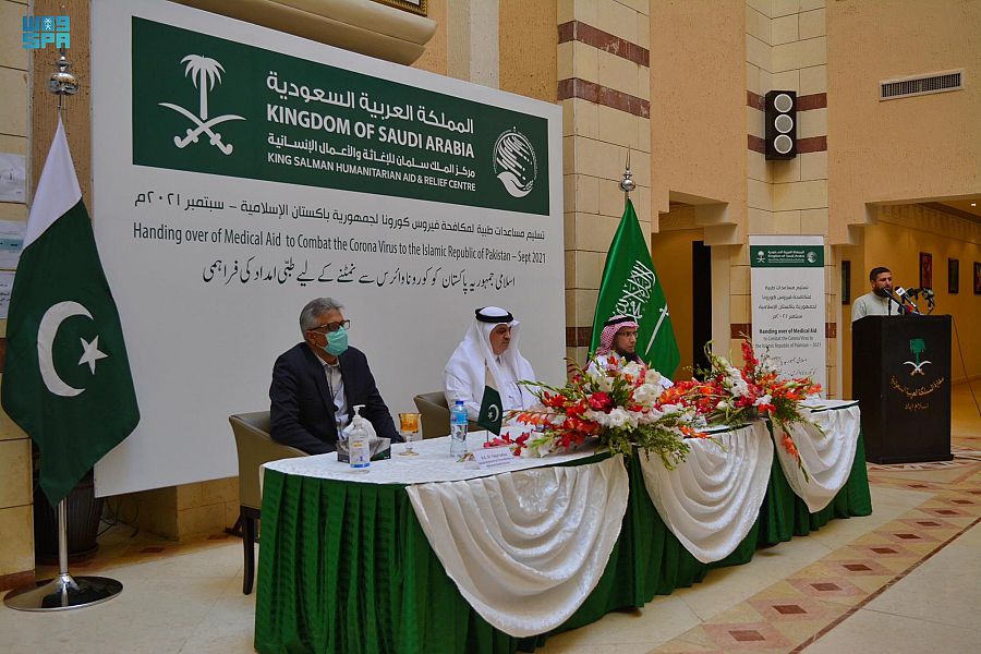 مساعدات سعودية للمتضررين من الفيضانات