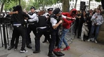 لندن.. احتكاكات بين الشرطة ومتظاهرين