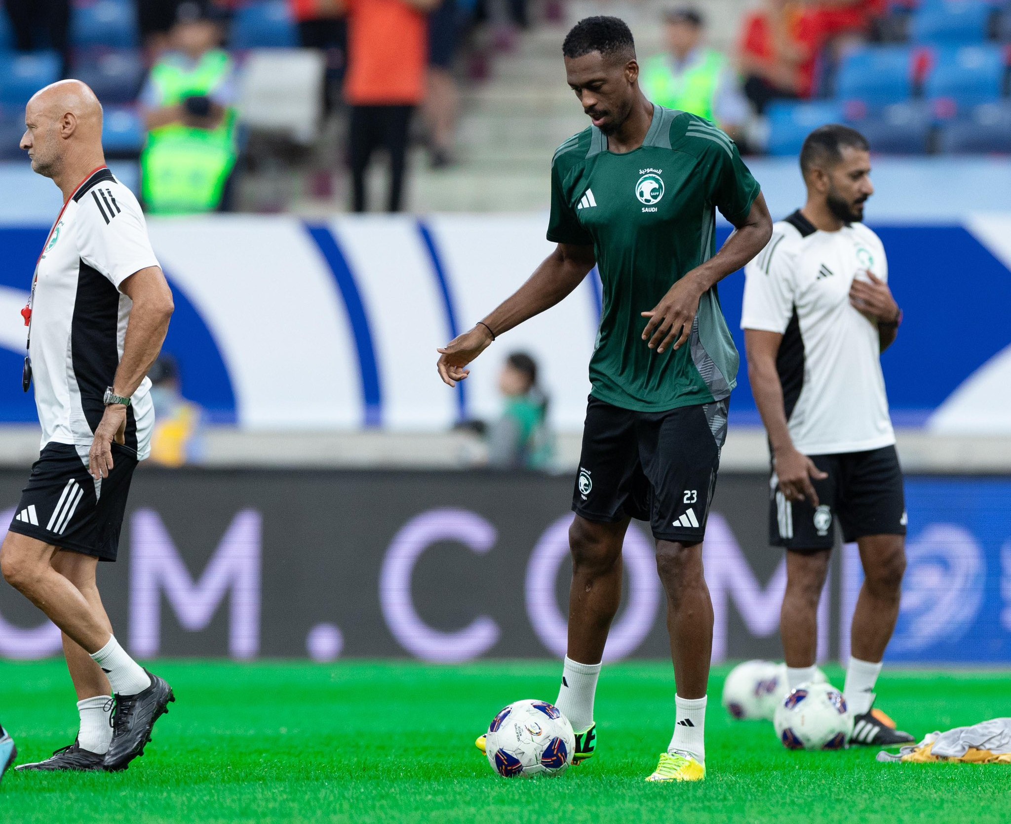 لاعب الأخضر كنو بعد نيله