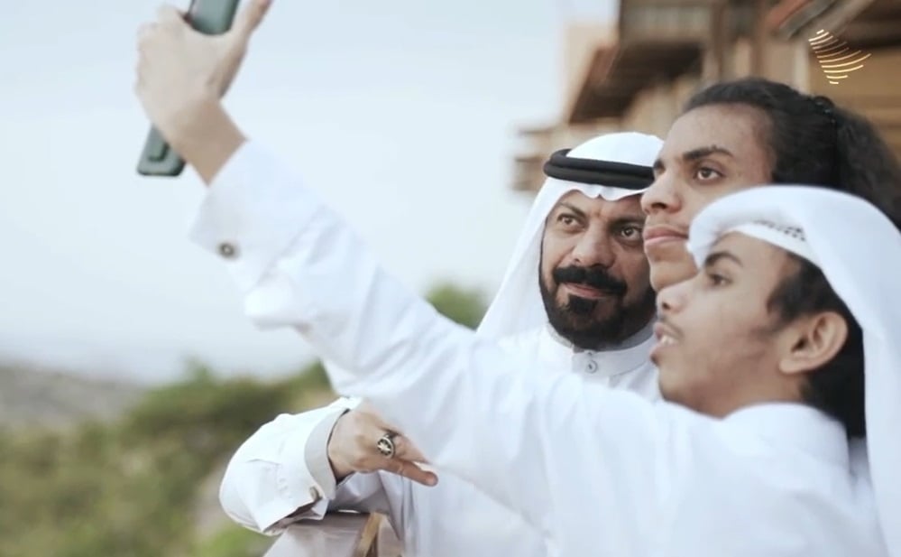 ?لتواصل الحكومي يوثِّق رحلة أخوَيْن