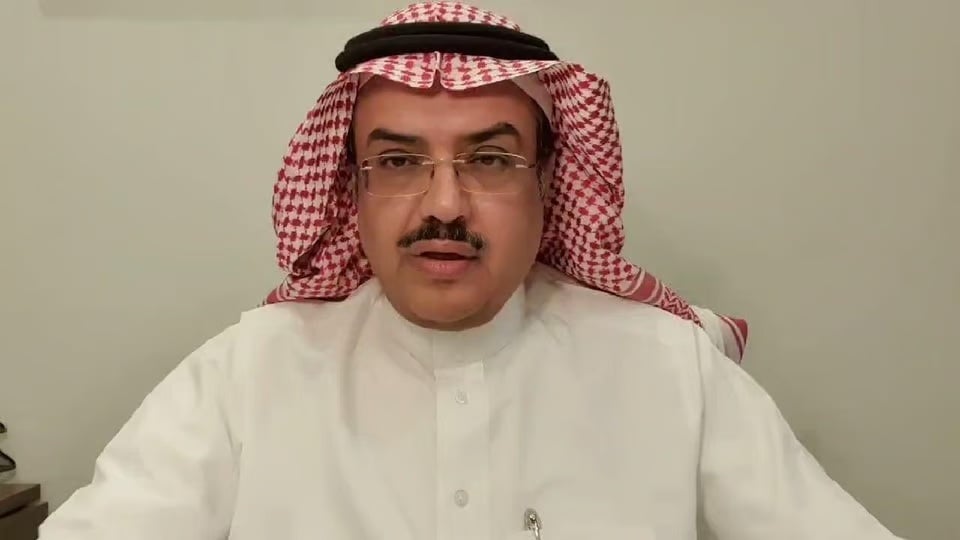 استشاري قلب: الصيام الليلي هو المعيار الذهبي لتحاليل الدم. ارتفاع هرمون الكورتيزول نهاراً قد يؤثر على دقة نتائج سكر ودهون الدم. التوصيات العالمية تعتمد الصيام الليلي كمعيار أساسي لنتائج موثوقة في التحاليل الطبية 
