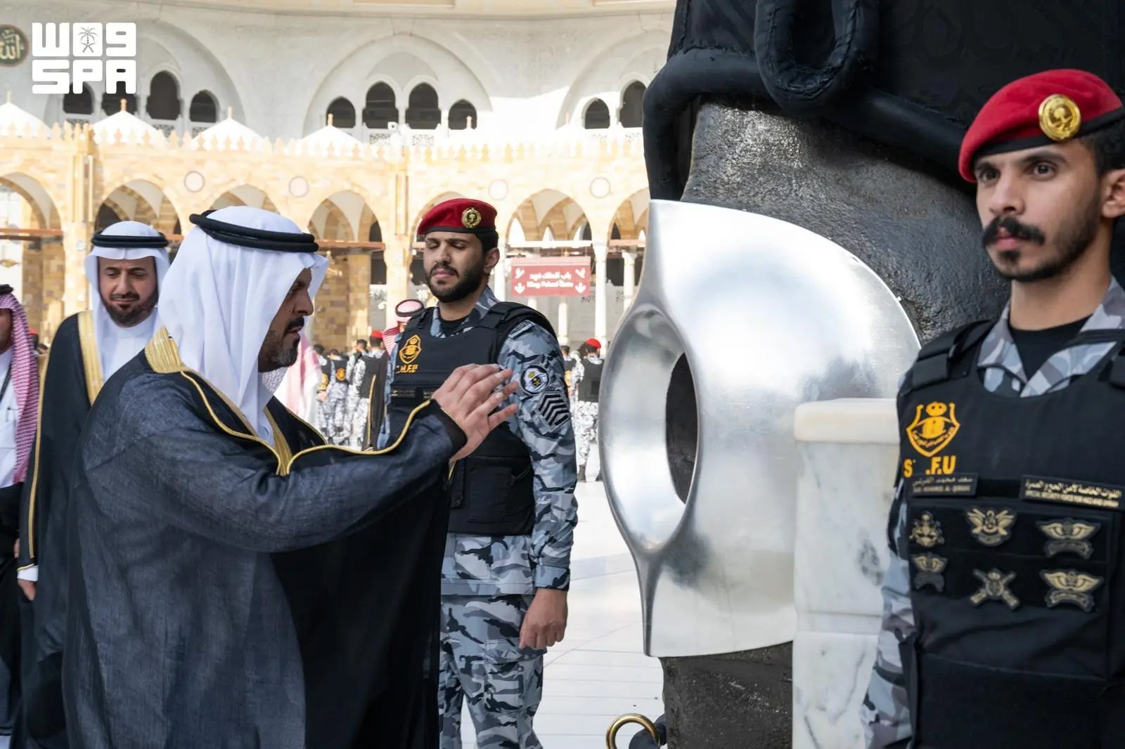 صورة من الألبوم