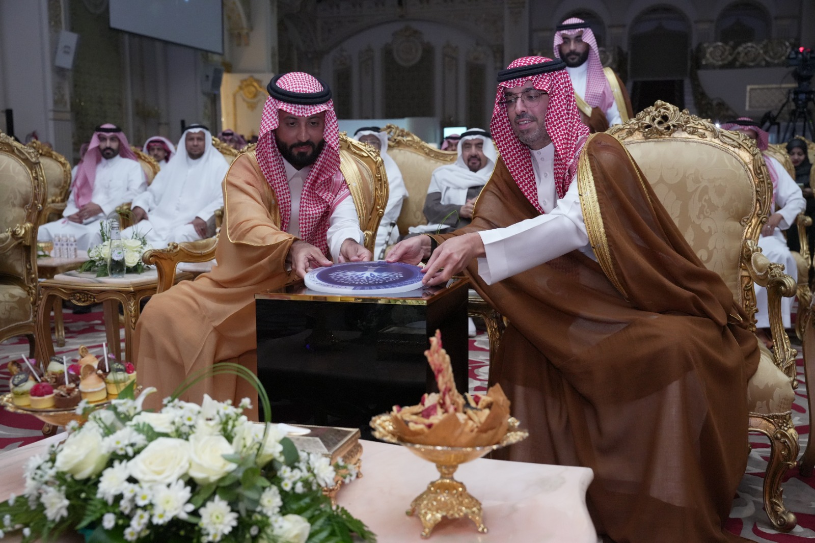 بحضور الأمير ثامر بن فيصل بن ثامر بن عبد العزيز.. محافظ جدة يشهد الاحتفال باليوبيل الفضي لمدارس ثامر العالمية 
