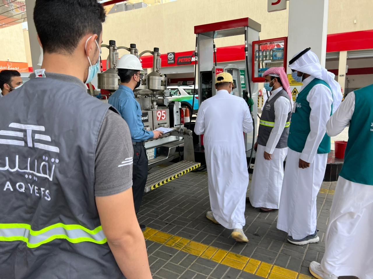 جهات حكومية تقف على محطات