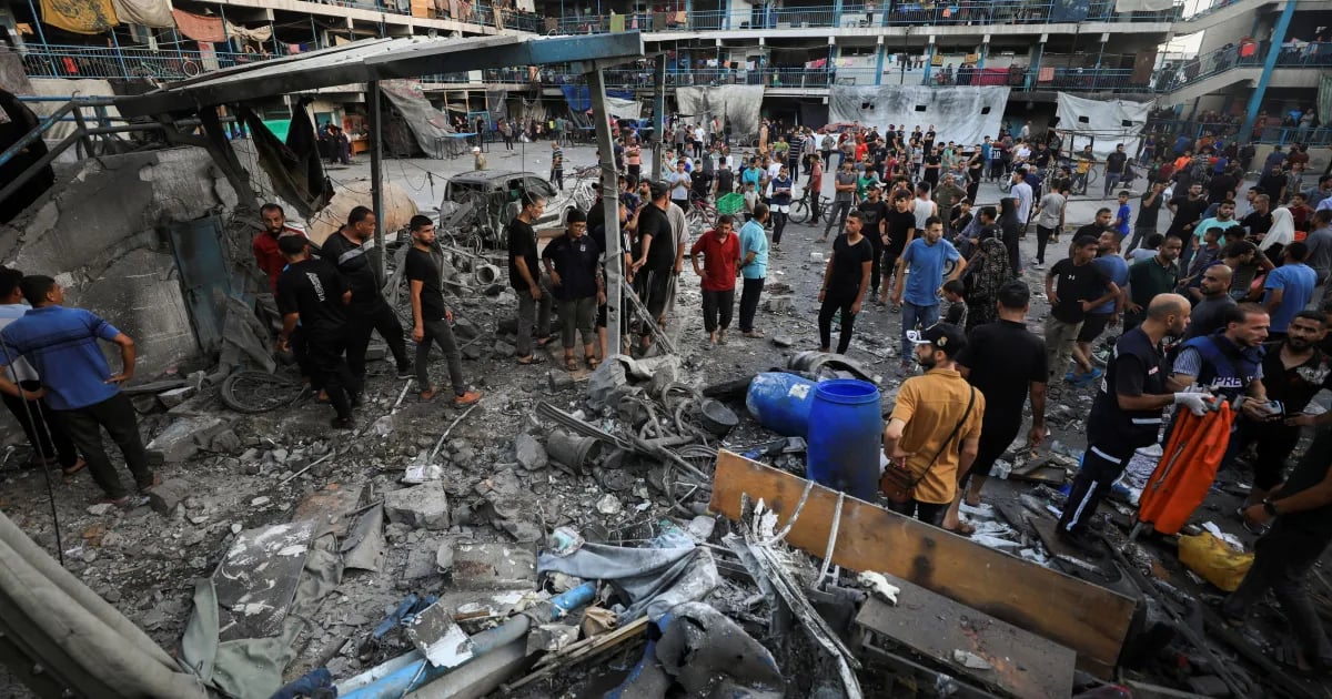 ?ستشهاد ١٢ فلسطينياً في قصف