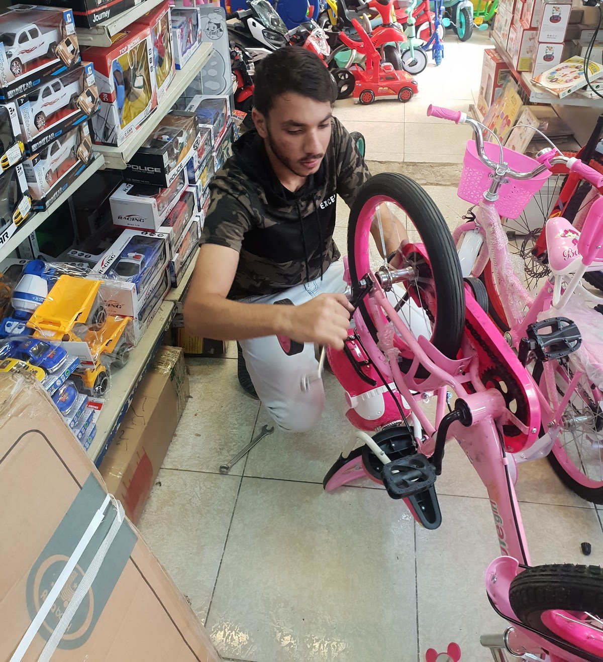 من مقاعد الجامعة إلى عالم