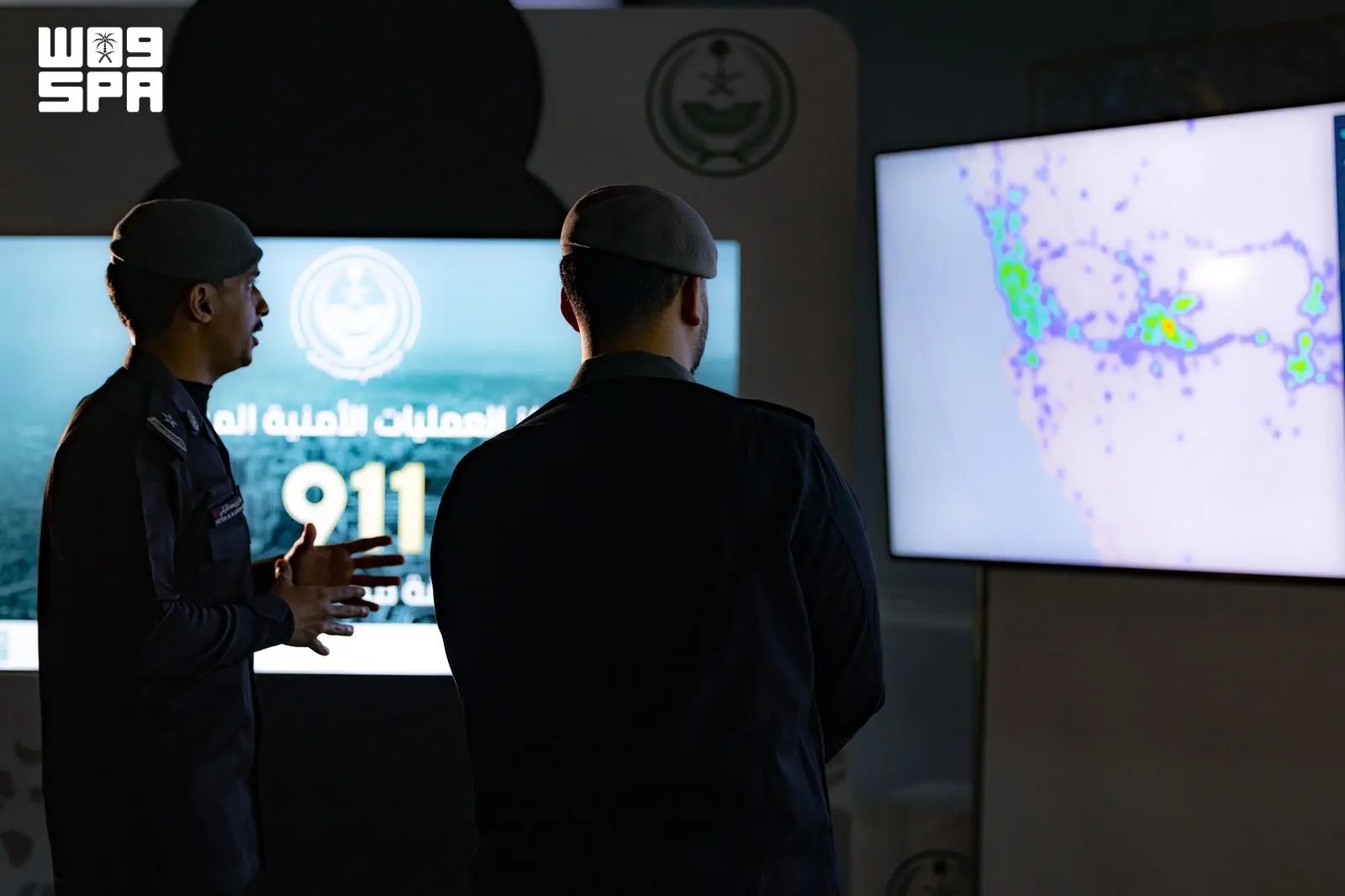 المركز الوطني للعمليات الأمنية: سرعة الاستجابة وريادة الأمن الاستباقي. مراكز (911) استقبلت أكثر من 210 مليون اتصال بزمن استجابة لا يتجاوز ثانيتين.. الأنظمة التقنية والكاميرات الذكية تدعم نهج الأمن الاستباقي قبل وقوع الحوادث.. توسّع مستمر للمراكز في مناطق المملكة لتعزيز جودة الحياة وتحقيق مستهدفات رؤية 2030 