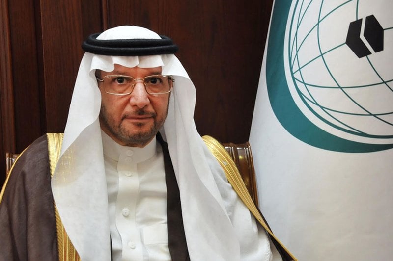 ?لعثيمين: نقف ونساند جميع الإجراءات