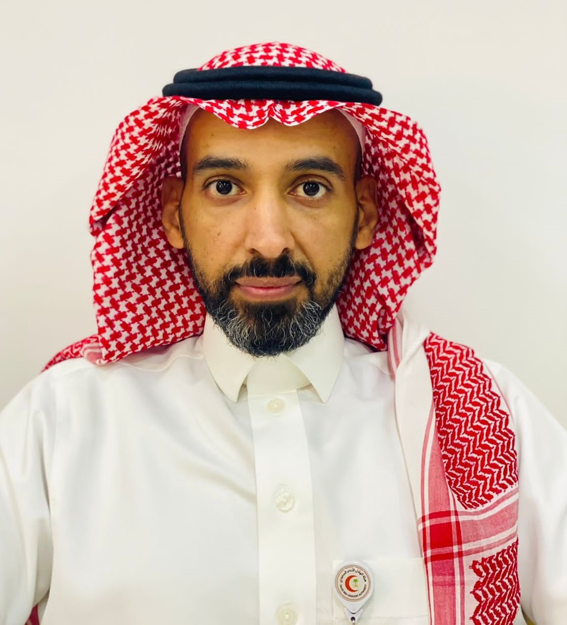 ?مين الهلال الأحمر العربي يشيد
