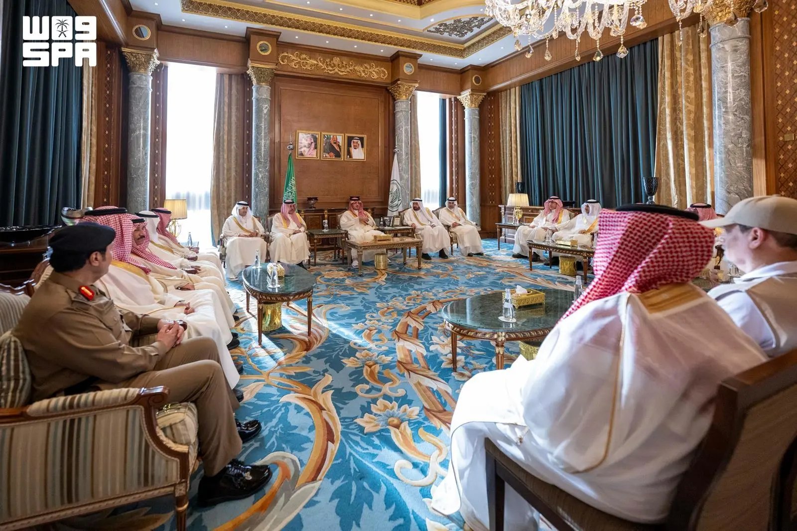 صورة من الألبوم