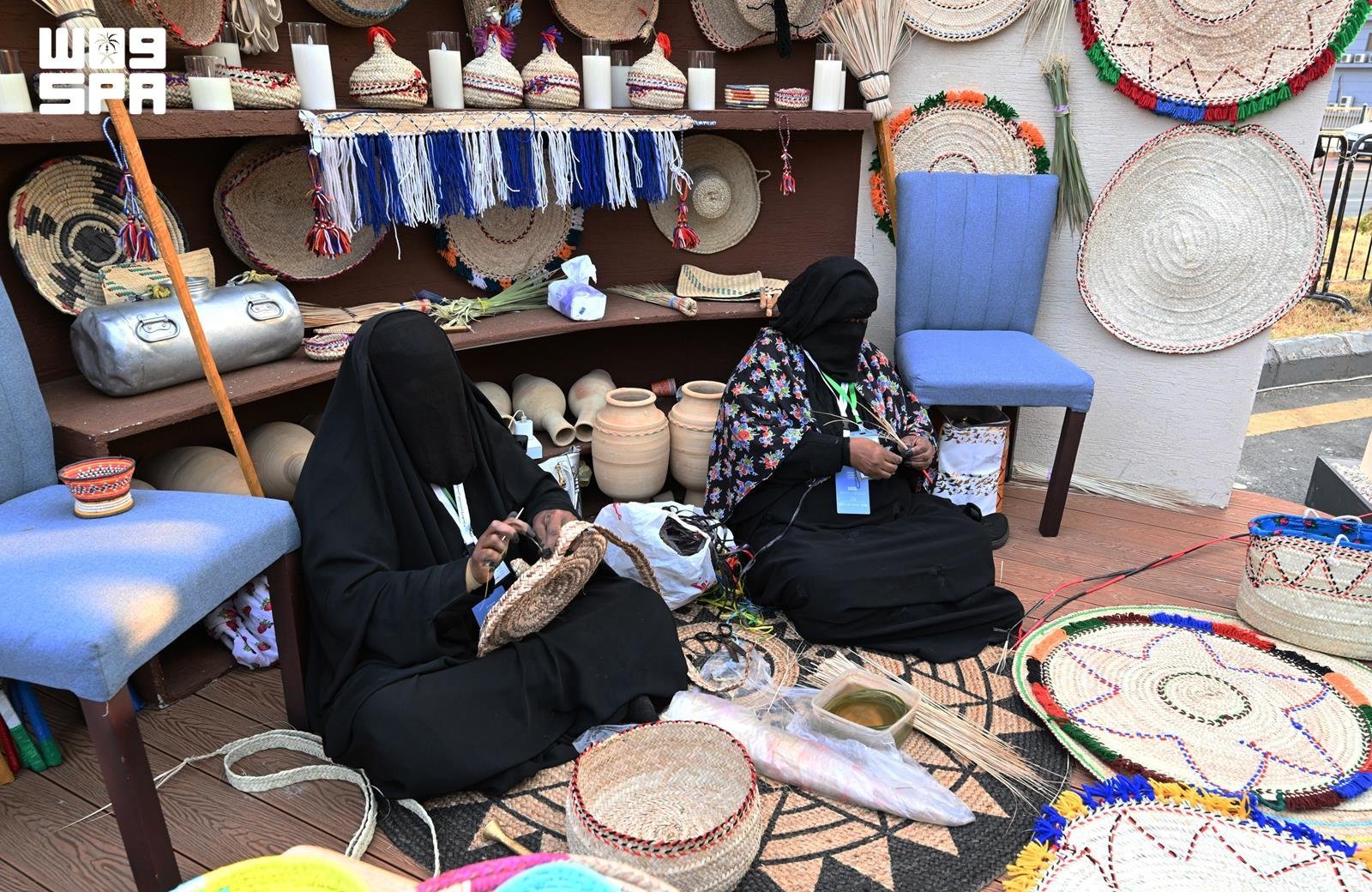 صورة من الألبوم