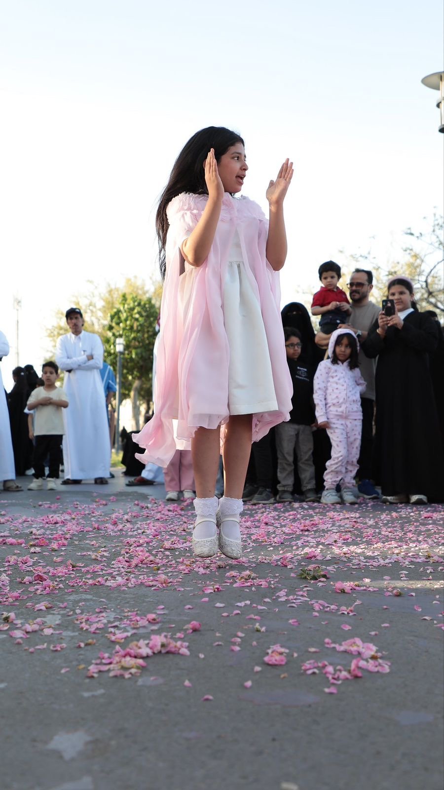 صورة من الألبوم