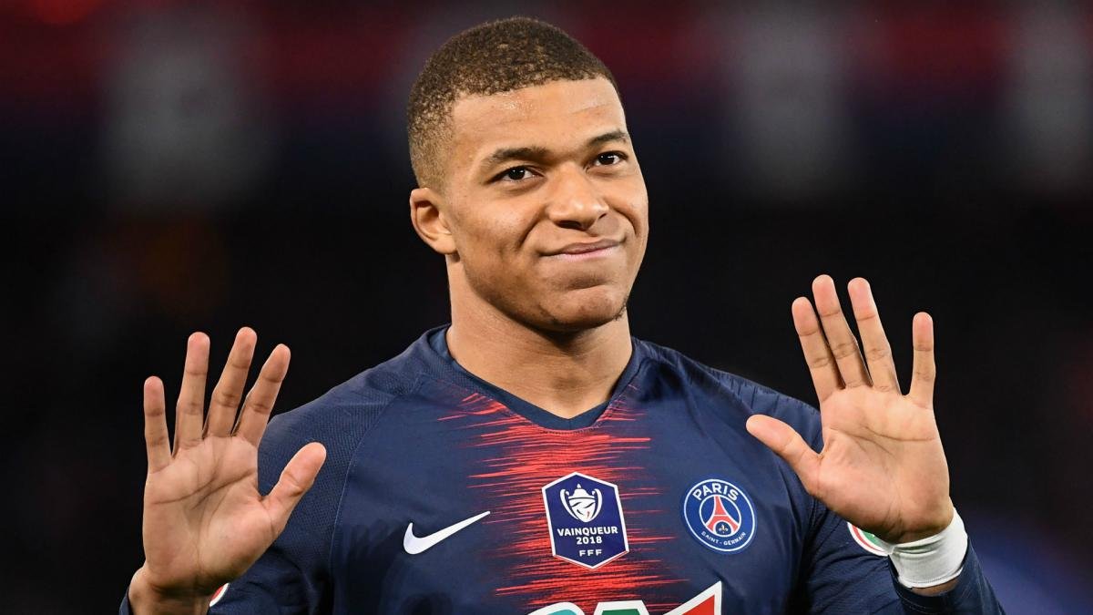 ?يال مدريد يستغرب ما يدفعه
