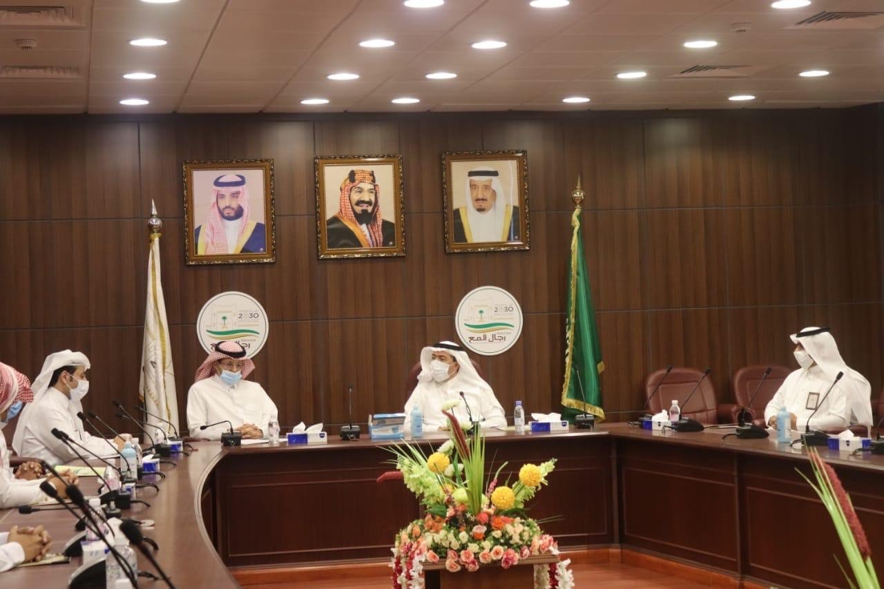 ?الصور.. أمين عسير يتفقّد الخدمات