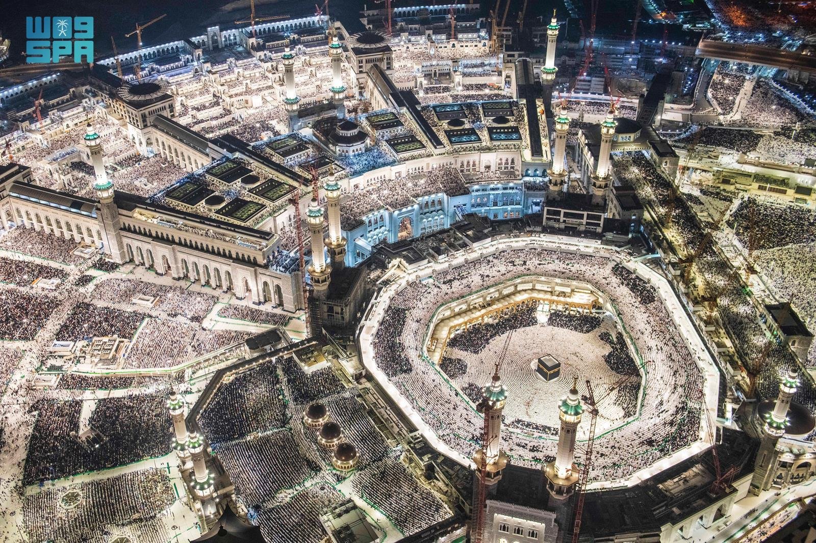?أجواء يسودها الأمن والأمان.. جموع