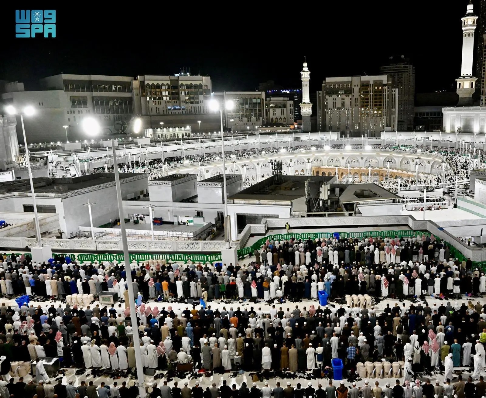 صورة من الألبوم