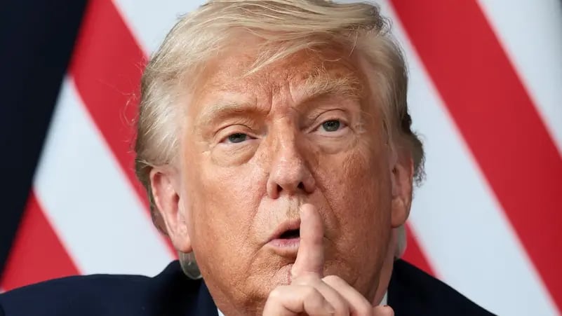 "ترامب" يؤكد موافقة إيران على التفتيش النووي.. وطهران تشترط موافقة البرلمان. جي دي فانس أعلن موافقة طهران على عودة مفتشي الوكالة الدولية للطاقة الذرية. تحركات دبلوماسية متوازية تشمل زيارة وفد إيراني إلى مسقط وجولة مرتقبة لماركو روبيو في الخليج 