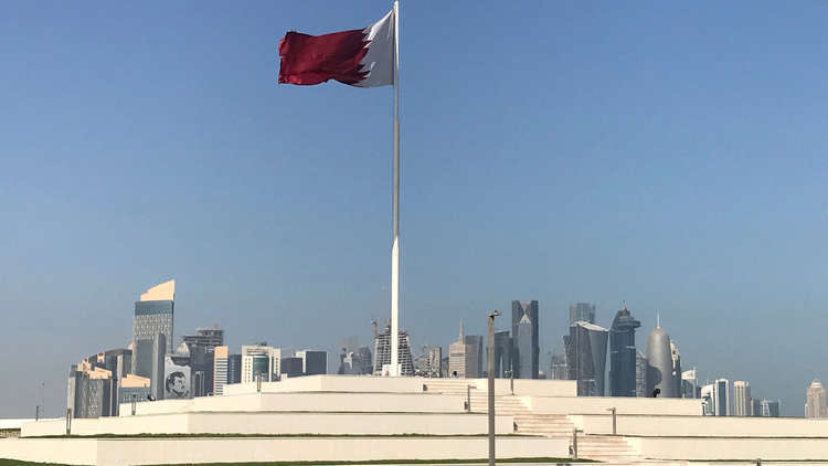قطر تستدعي نائب السفير الإيراني وتسلّمه مذكرة احتجاج على استهداف ناقلتها "الركيات" - الاحتجاج يعتبر انتهاكًا لسلامة الملاحة الدولية وتهديدًا لأمن إمدادات الطاقة. - قطر تطالب إيران بتوضيحات وإجراءات عاجلة لمنع تكرار الحادث والالتزام بالقانون الدولي 