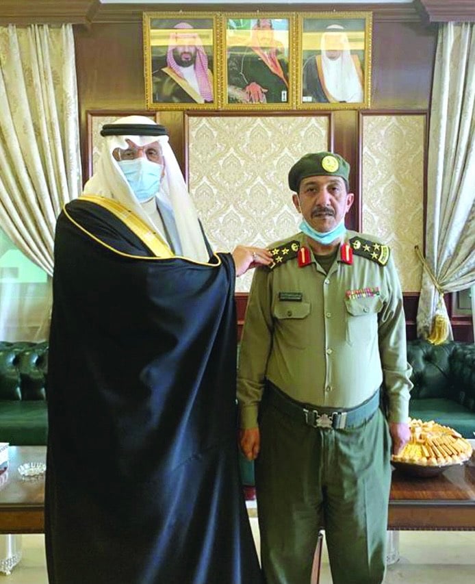 محافظ شقراء يقلّد العميد السلوم