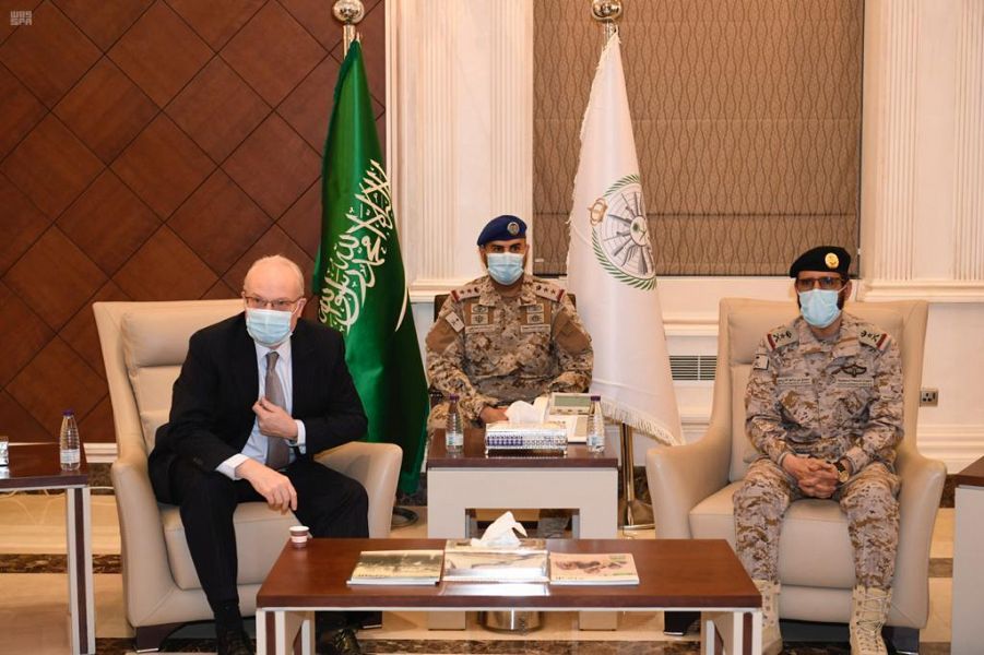 ?لفريق الأزيمع يستقبل المبعوث الأمريكي
