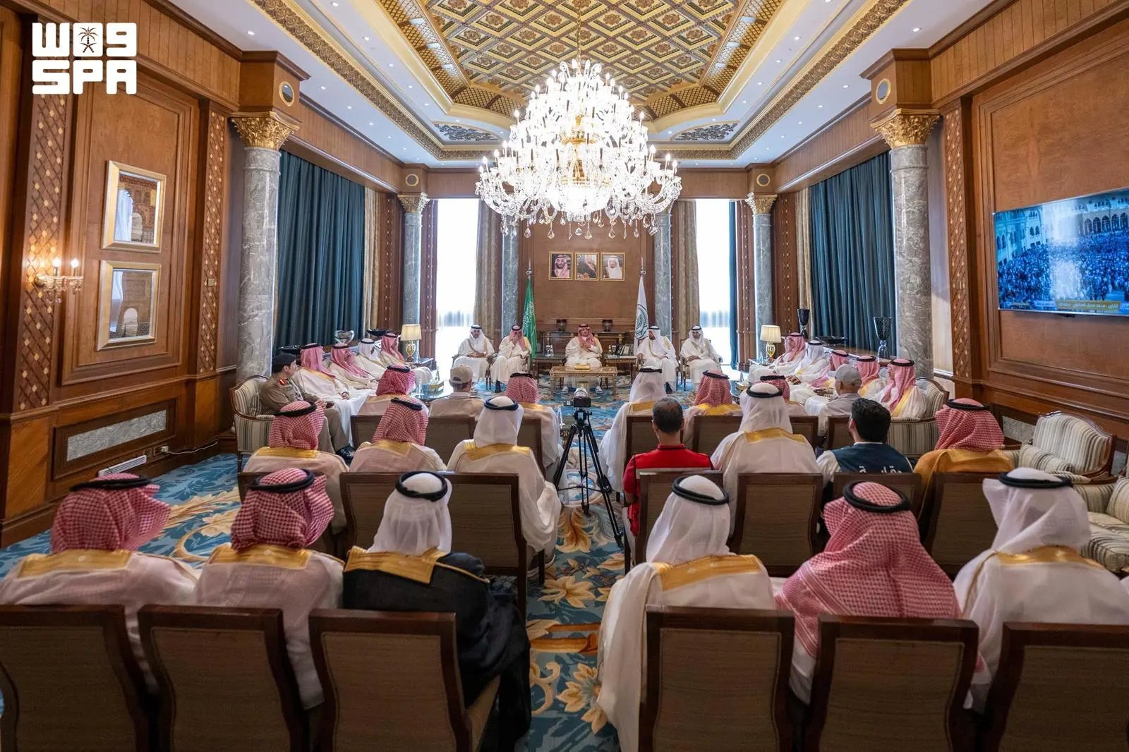 صورة من الألبوم