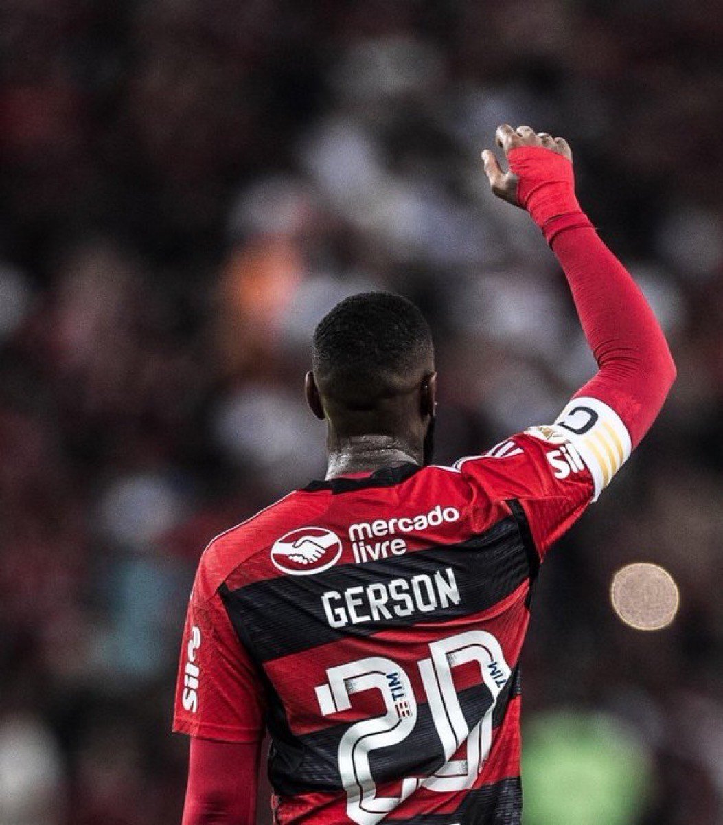 لاعبُ فلامنغو البرازيلي جيرسون أسيفيدو