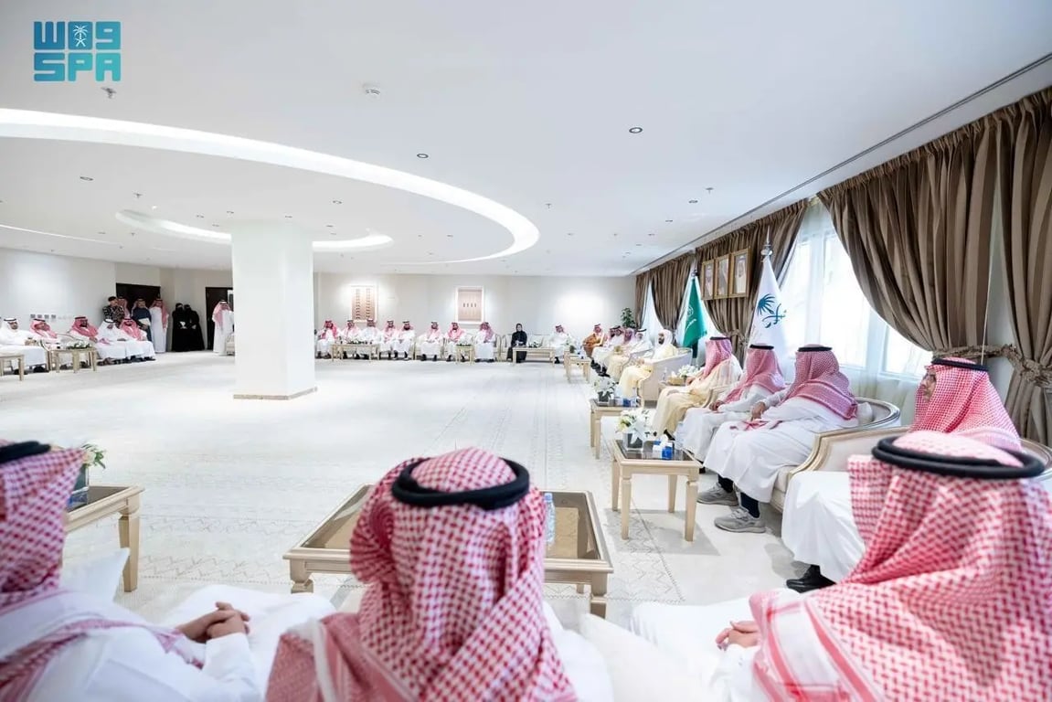 صورة من الألبوم