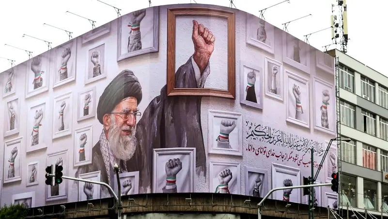 إيران تحدد 4 يوليو موعداً لبدء مراسم تشييع "خامنئي" وتنتهي بدفنه في مشهد |  سبق