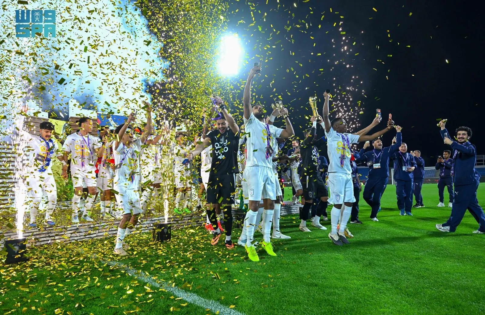 صورة من الألبوم