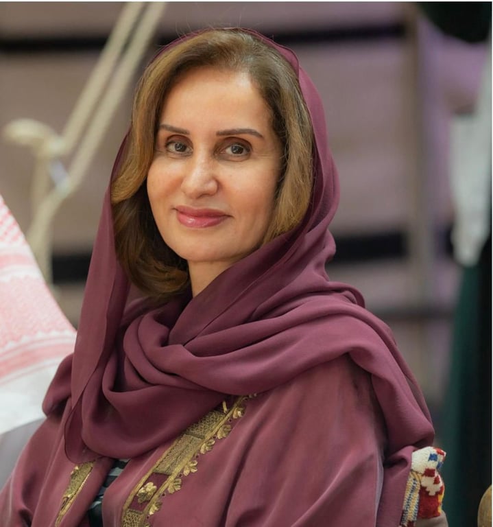 الأميرة مها بنت مشاري: رؤية 2030 تعيد تشكيل التعليم العالي. رؤية 2030 نقلت المملكة لمرحلة تنموية غير مسبوقة مع تركيز على التعليم والبحث. الجامعات السعودية حققت تميزًا في الذكاء الاصطناعي والابتكار الرقمي. التحول من التلقين إلى التمكين عزز دور التعليم في بناء الإنسان واستدامة التنمية 