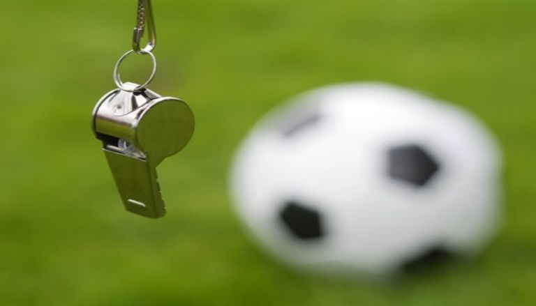 تعيين حكام مباريات الجمعة في دوري روشن. العويدان يقود الخلود النصر. الهويش يدير لقاء نيوم ضمك. طواقم VAR مُعتمدة لكل مباراة ضمن الجولة 19 