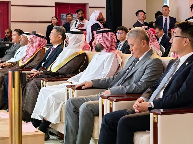 صورة من الألبوم