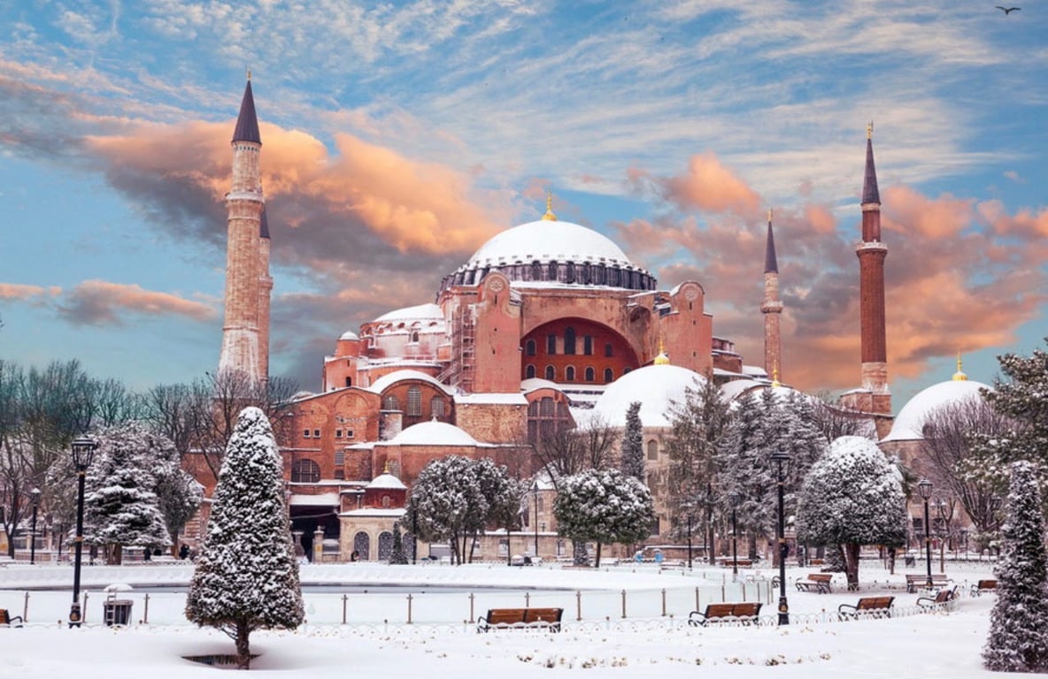 46 ألف سائح سعودي يزورون تركيا في ديسمبر 2025.. المملكة الثانية عربيًا. 46,451 سائحًا سعوديًا خلال ديسمبر. المرتبة الثانية عربيًا في عدد الزوار. العراق الأول والجزائر الثالث عربياً 