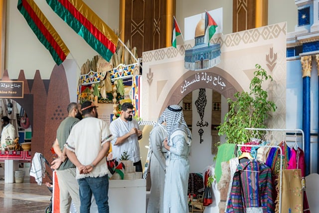 صورة من الألبوم