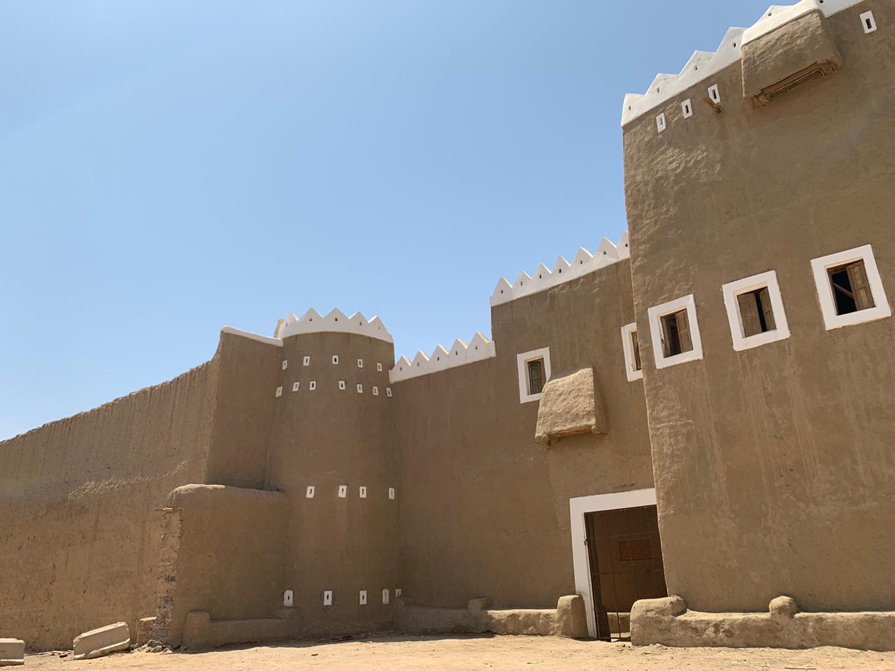 ?ول مرشدة سياحية بتيماء: المحافظة
