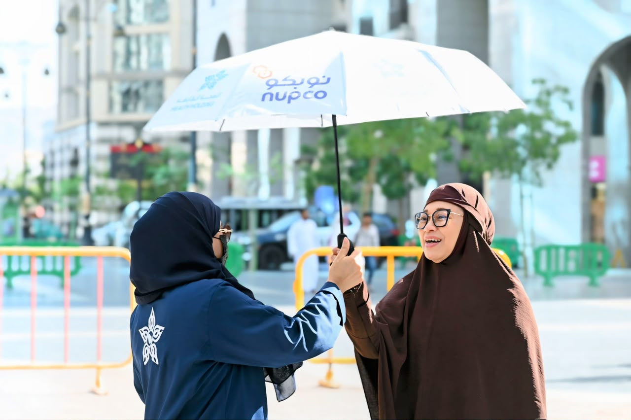 تجمع المدينة الصحي يوزع مستلزمات وقائية لضيوف الرحمن في المسجد النبوي - صورة 9