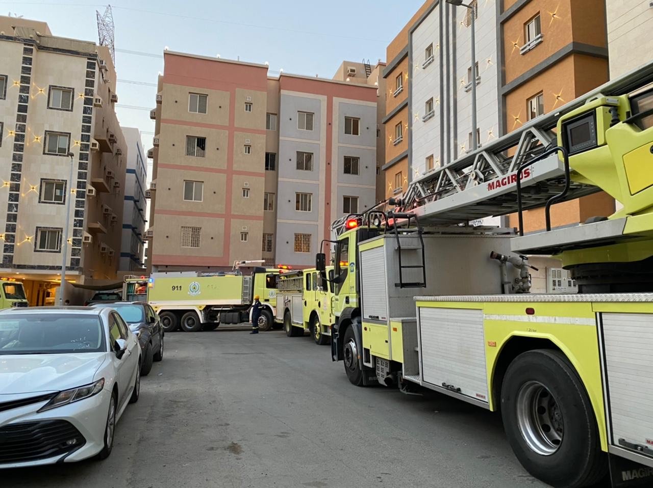 مدني جدة يسيطر على حريق