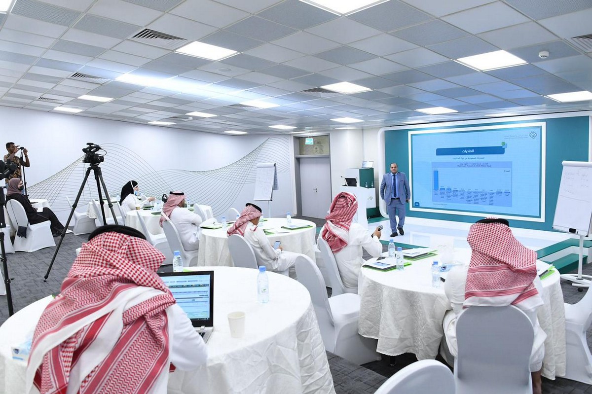 متمم ينظم برنامجاً تدريبياً حول
