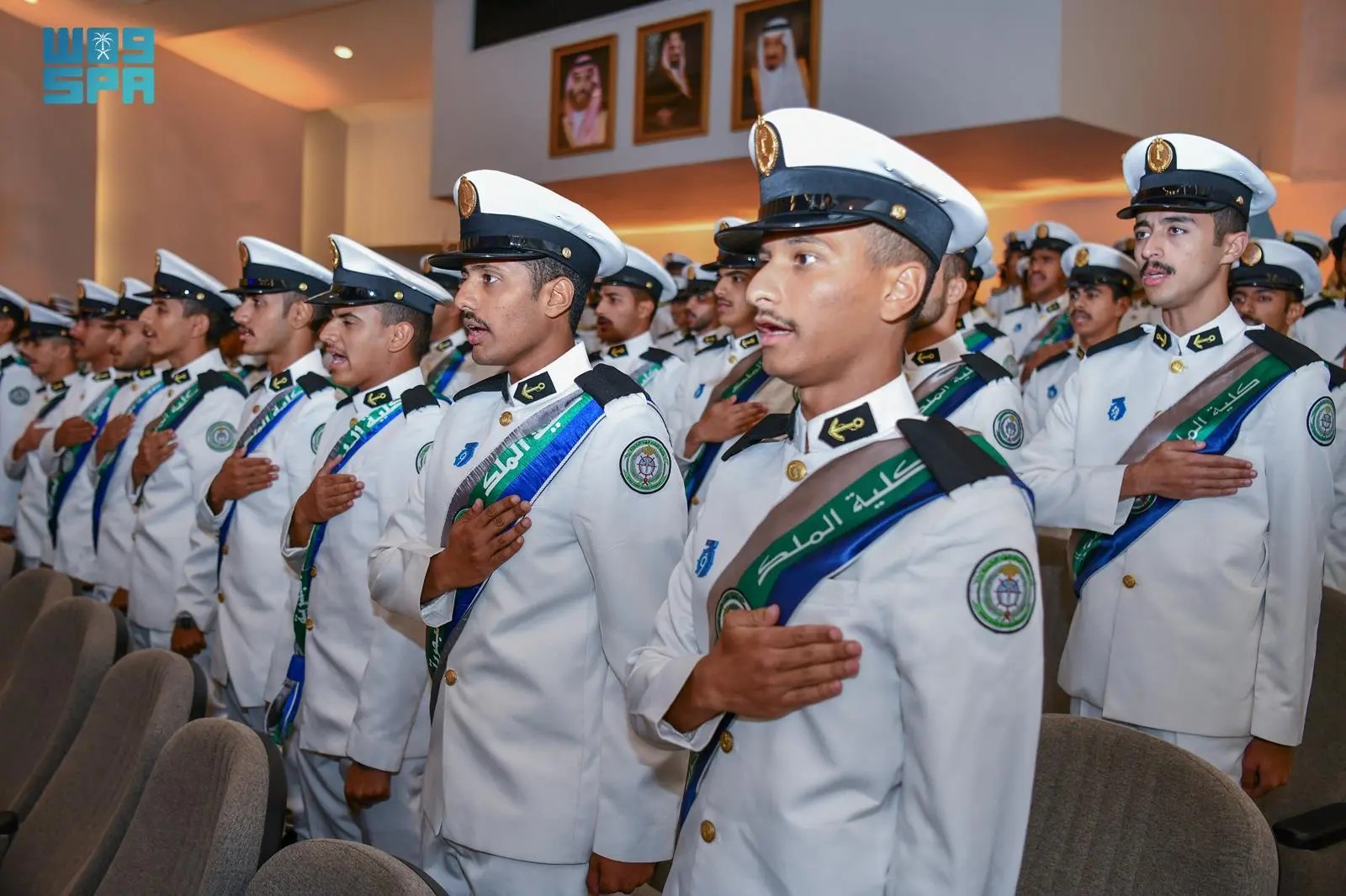 صورة من الألبوم